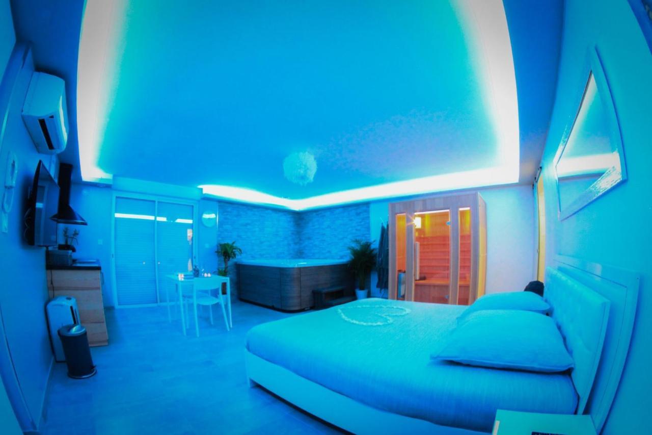 Nuit Vip Spa Sauna Privatif Le Rove Luaran gambar
